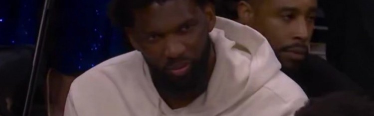 ggbet怎么充值-帝之微笑！76人末节落后马刺40+ 恩比德坐在替补席面带笑意